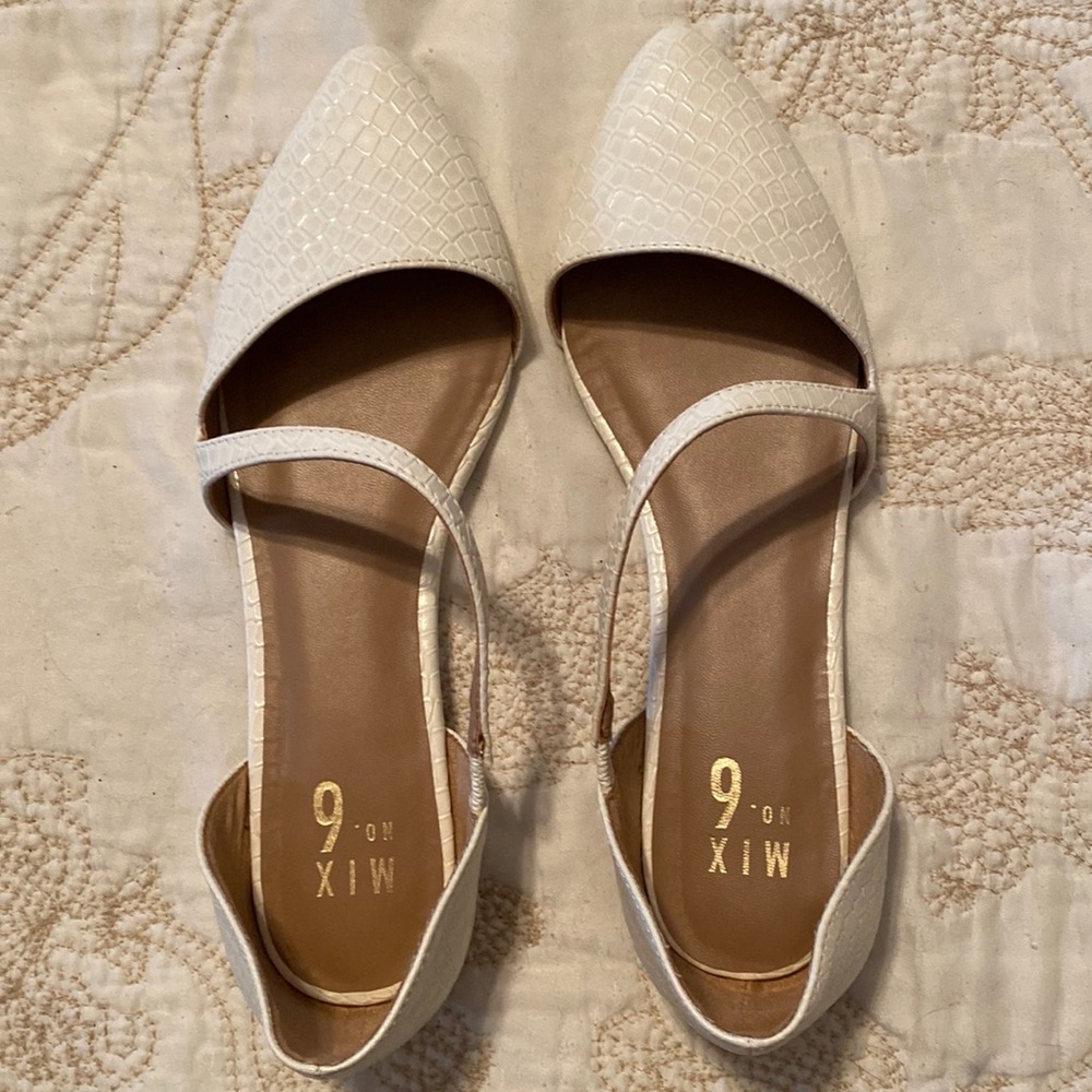 Mix No 6 Flats